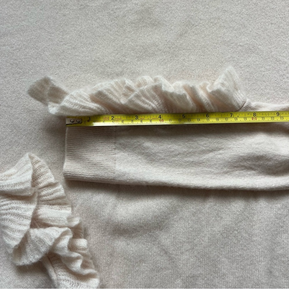 Saks Fifth Avenue 100% Cashmere Sweater Medium Ruffle Designer Soft Luxury Money - Picture 10 of 12